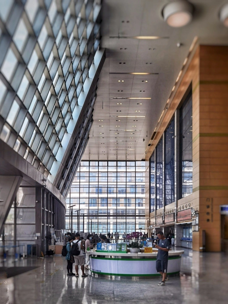 홍콩 대학 선전 병원 - Photo 3