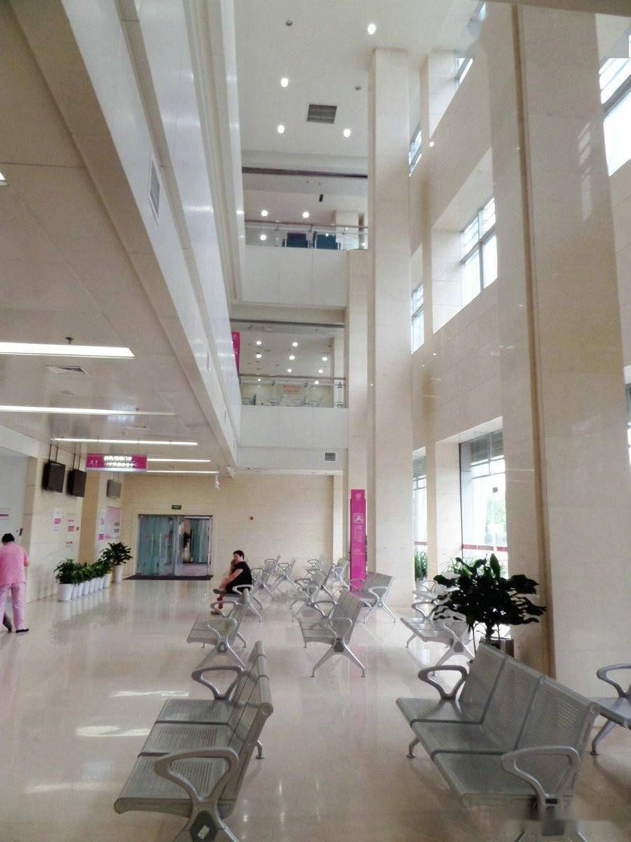 Chengdu Women's and Children's Central Hospital - Photo 3