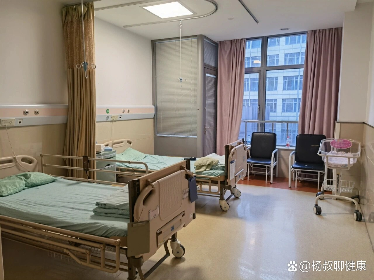 宁波市医疗中心李惠利医院 - Photo 2
