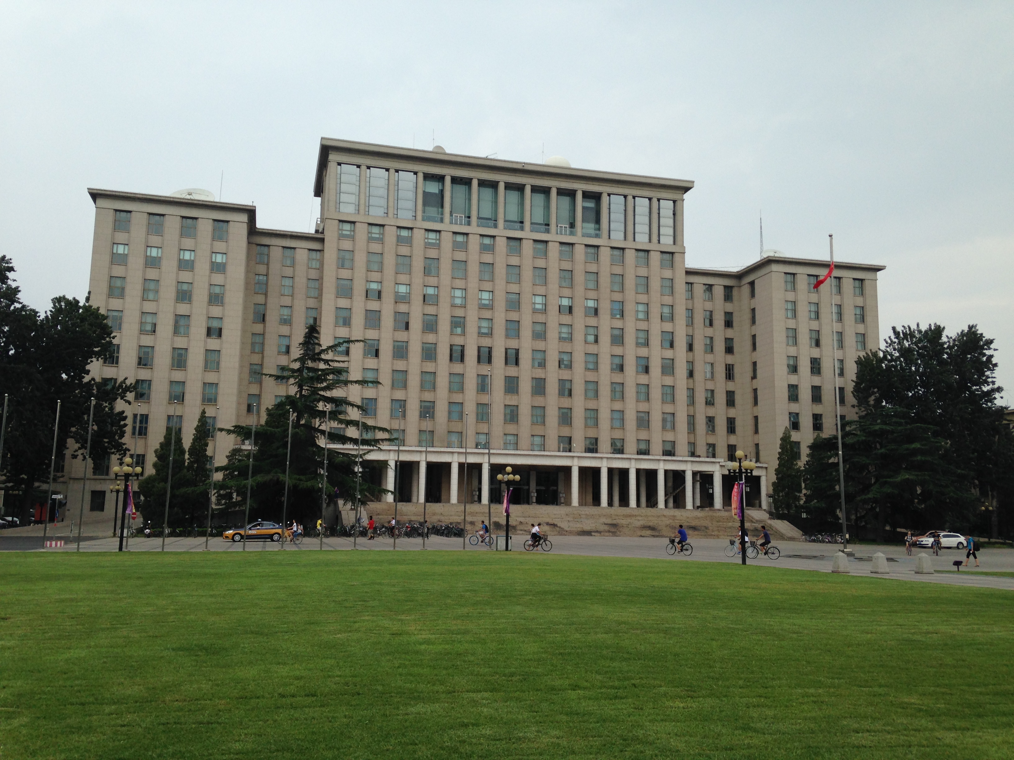 원격 프로그래밍 기술의 발상지인 칭화대학교 본관
